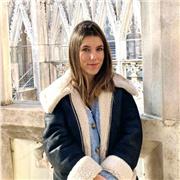 Maestra de apoyo escolar para niños y niña de Educación Infantil y Primaria